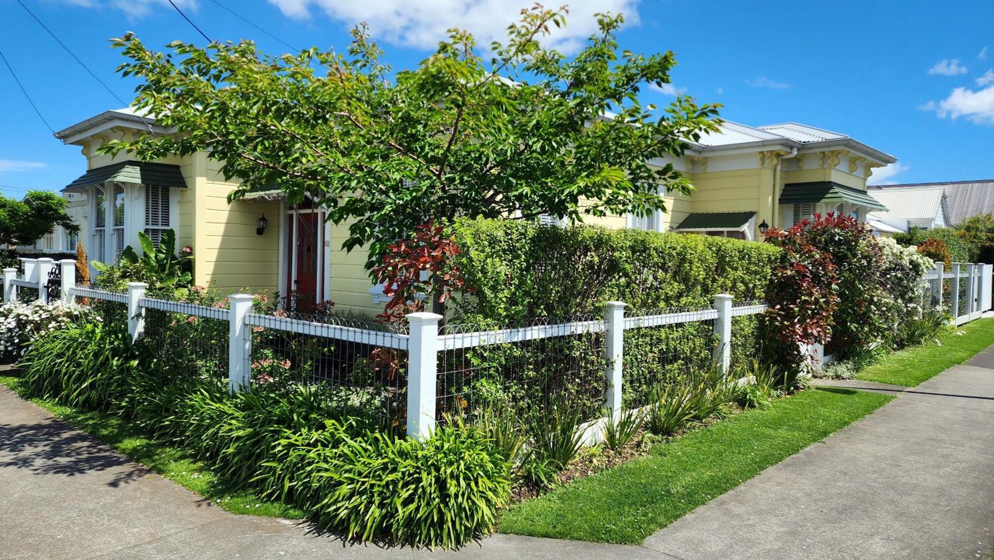 Central Garden Villa Whanganui Exterior photo